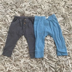 Set of 2 Carter’s soft pants, 6M